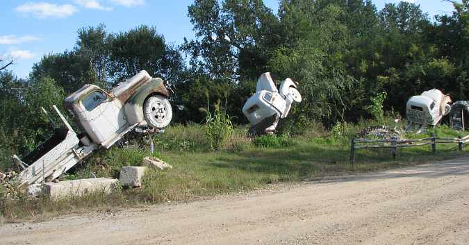 06truckhenge01.jpg