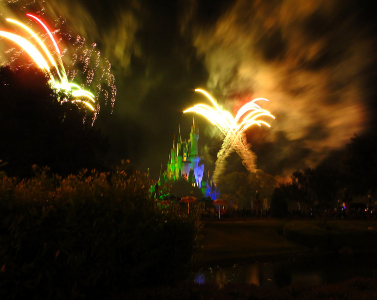 704219804_3vbyf-L.jpg