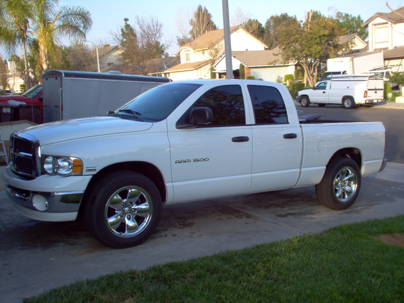10158-2005-Dodge-Ram-1500.jpg