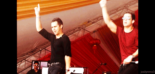 tumblr_lo335jTicT1qa4llno1_500.gif