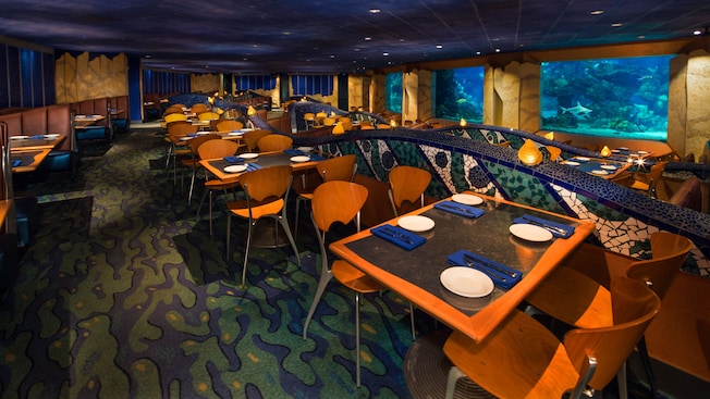 coral-reef-restaurant-gallery01.jpg