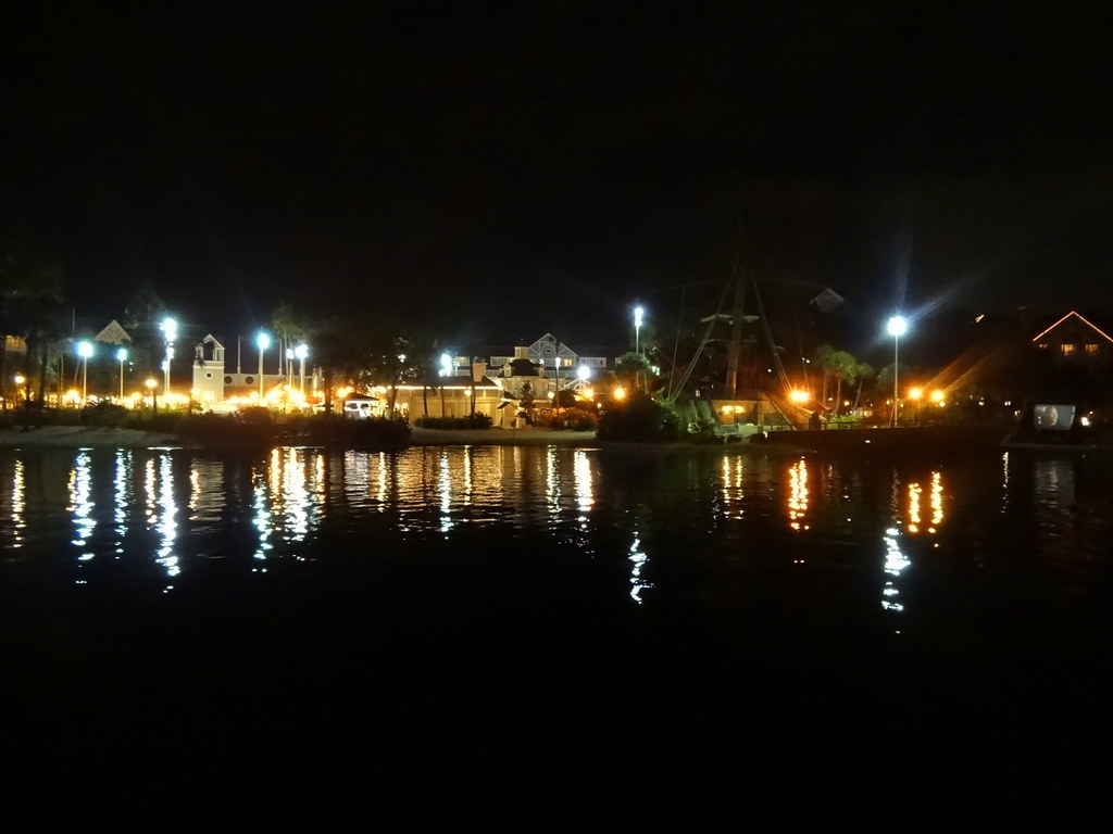 20405631213_5ec64052be_b.jpg