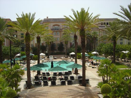 villa-pool.jpg