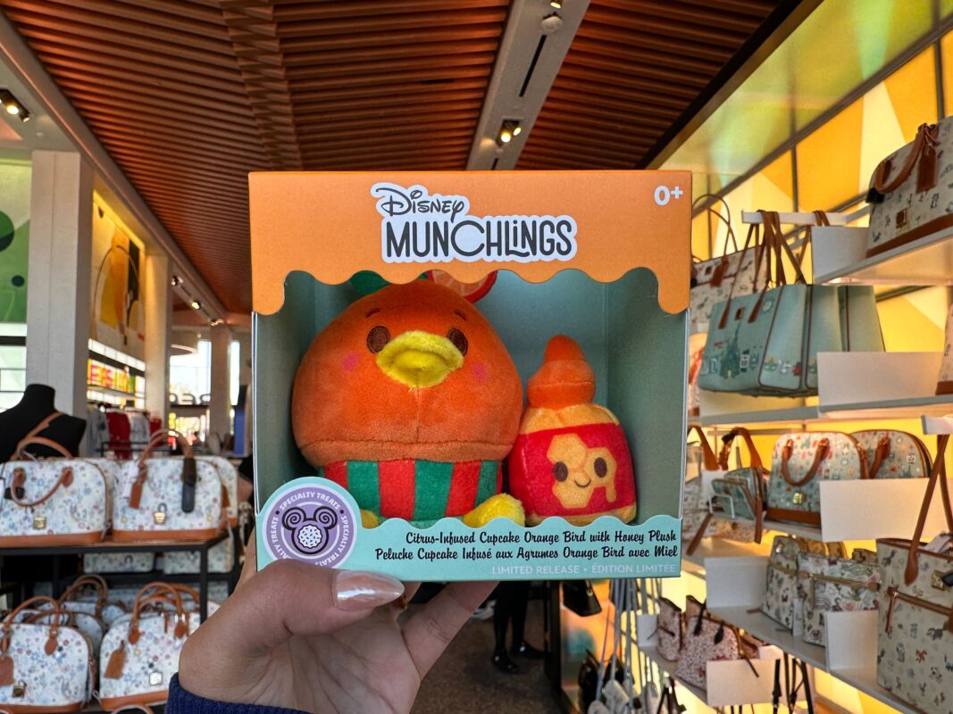 Check out this adorable Orange Bird Munchlings released for the Flower & Garden Festival!