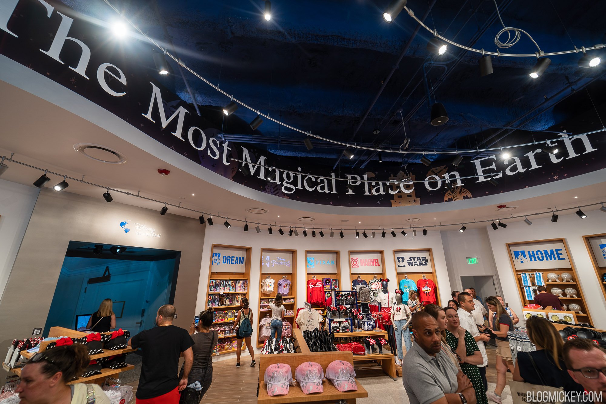 hollywood-plaza-garage-disney-store-8.jpg