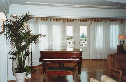 grandpiano.jpg