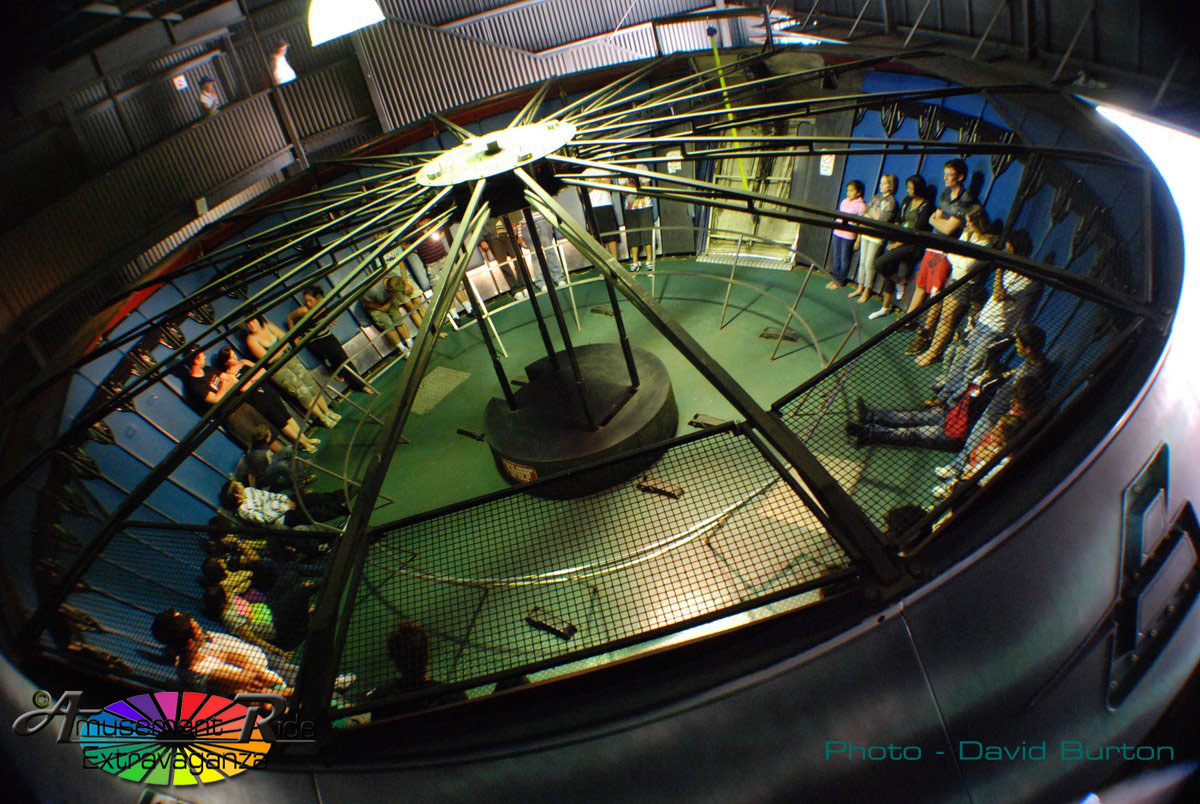 gravitron-dreamworld.jpg