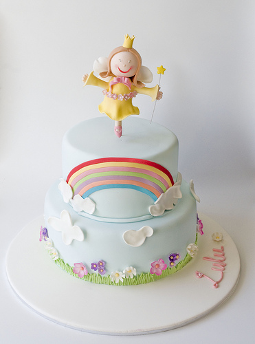 cute-food-dancing-girl-cake.jpg