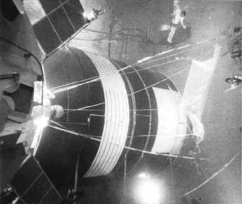Neutral_Buoyancy_Space_Simulator.jpg