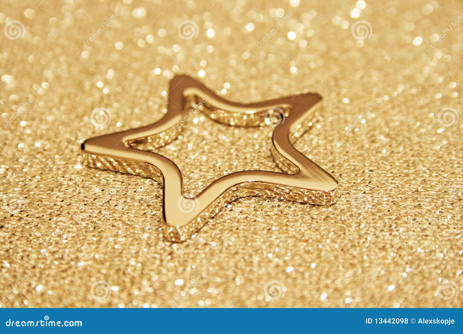 sparkling-gold-star-13442098.jpg