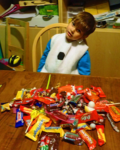 hallowsullycandy.jpg