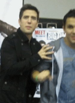 tumblr_lpy4gtiBiG1qe180do2_r4_250.gif