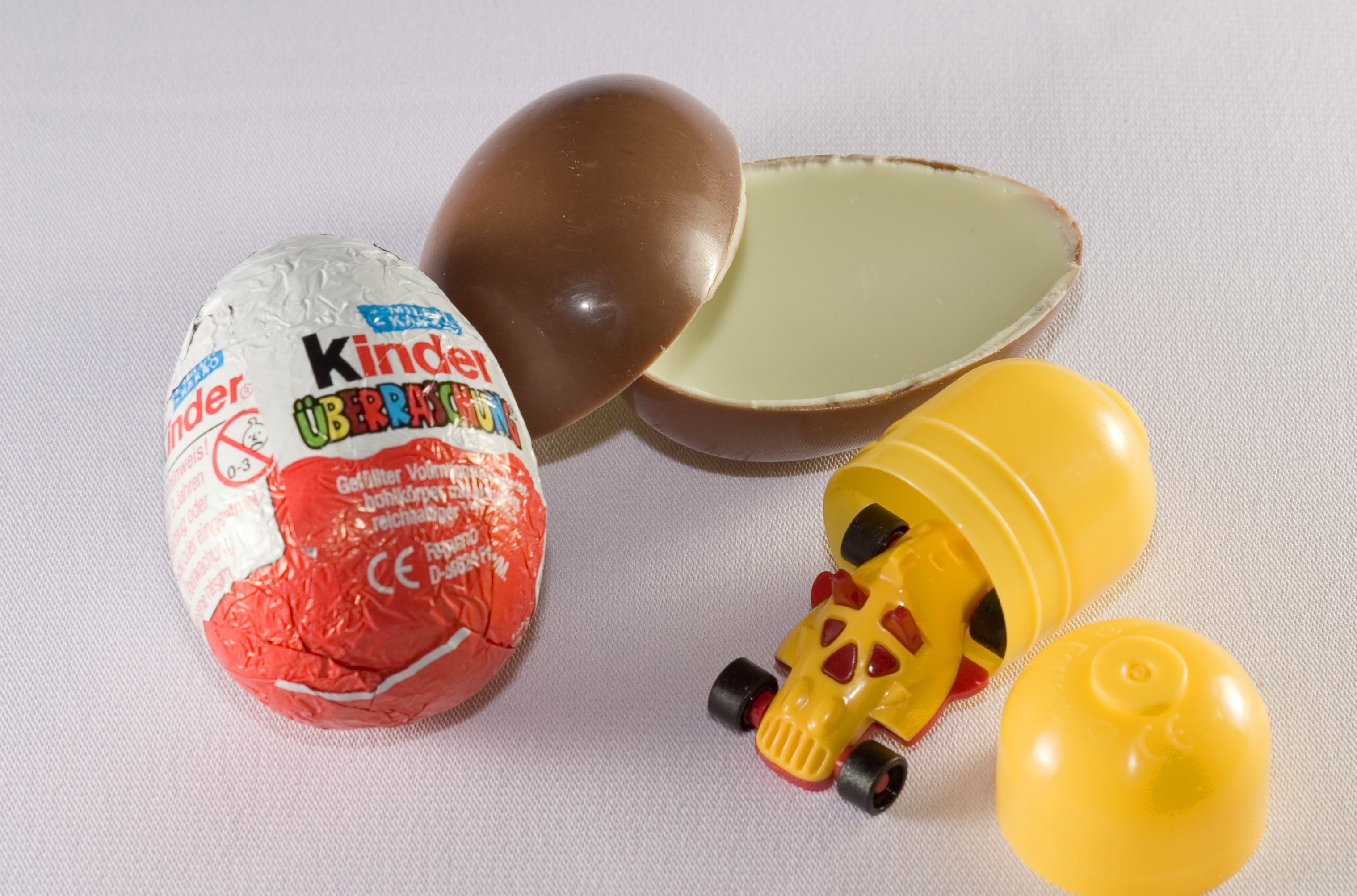 Kinder_Surprise_Egg.jpg