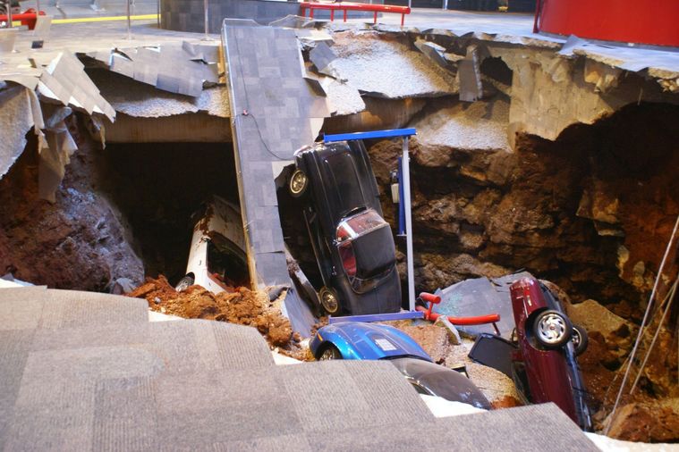 NCMsinkhole_04_2000.jpg