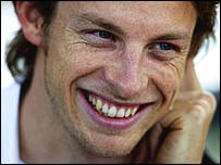 _39926023_buttonsmile203.jpg