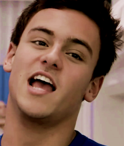 tumblr_m833pspM9t1rnz16no1_250.png