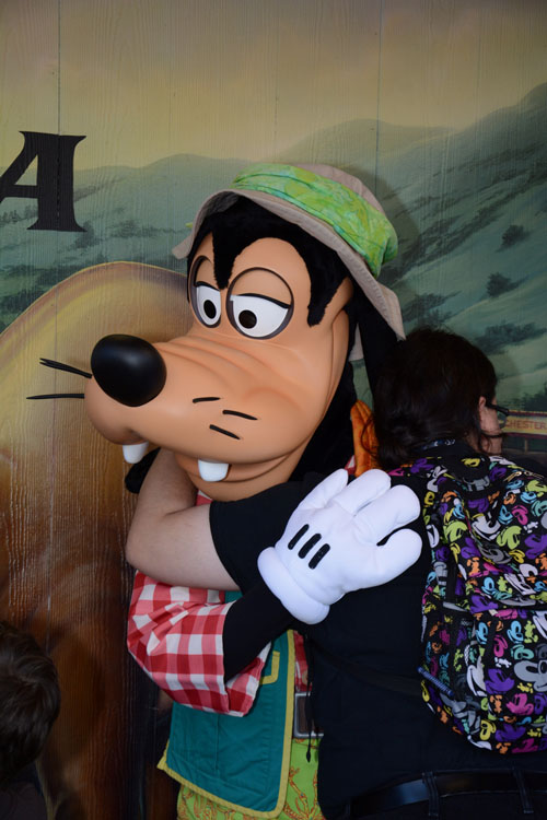 goofy_hug.jpg