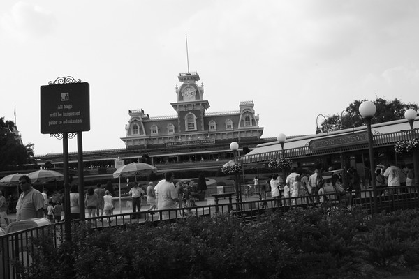 569728267_y6ro5-M.jpg