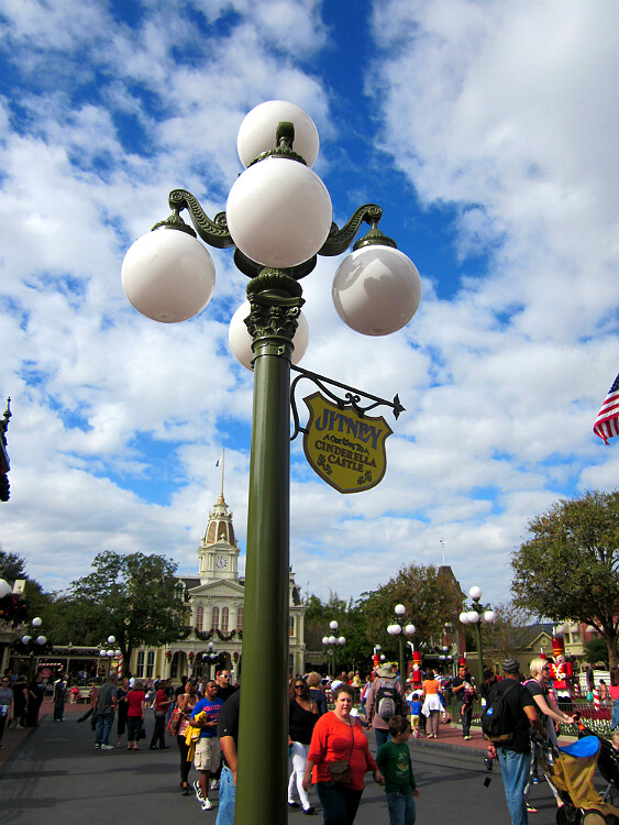 6968420645_63632dcda5_b.jpg
