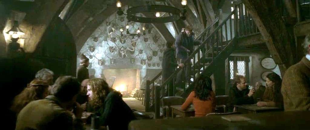 threebroomsticksinn01s.jpg