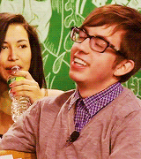 tumblr_m8mbj6pxr31r81iaho4_r2_250.gif