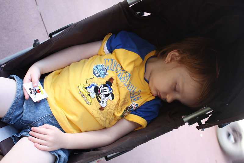 1211976310_ZrQuR-L.jpg