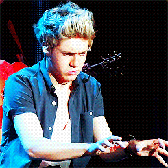 tumblr_mn48b1RwQA1rs1fs7o2_250.gif