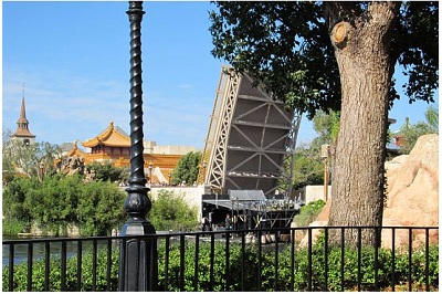 epcot_barges1.jpg