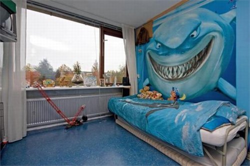 nemo_shark_dutch_house.jpg
