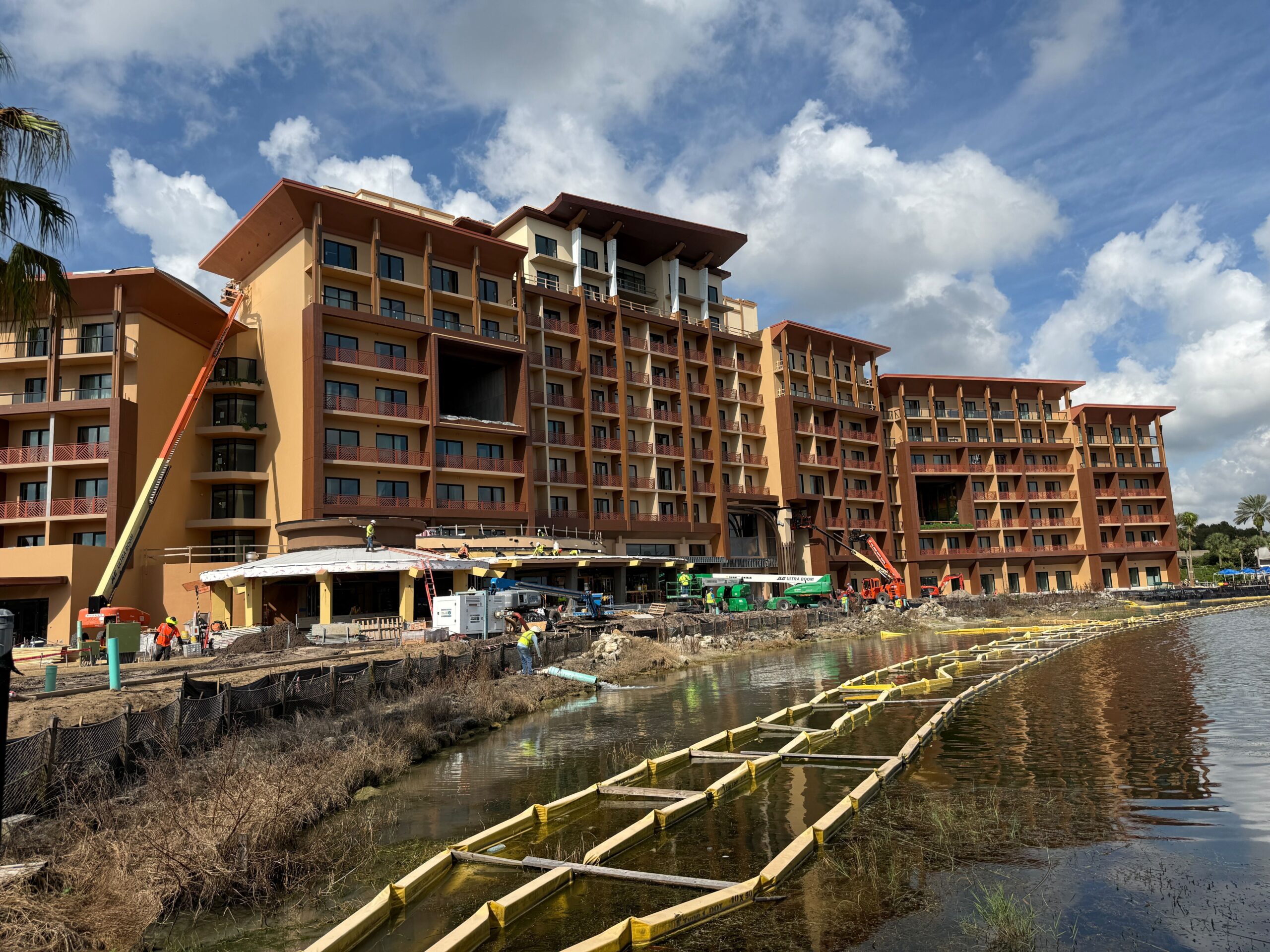 Construction on NEW DVC Tower at Disney's Polynesian Village Resort