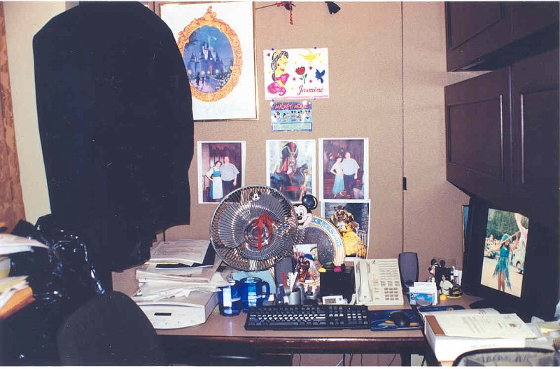desk1-vi.jpg