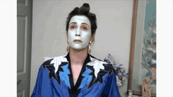 tumblr_mnfy70fDJ71qjcpdbo2_250.gif