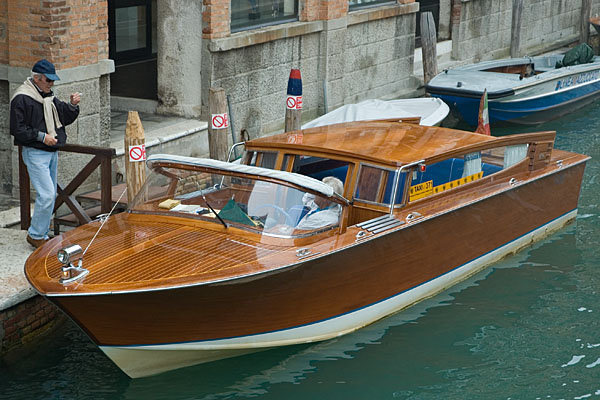 DSC_1115%20Venice%20Taxi%20600x400.jpg