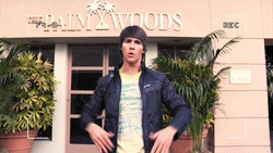 tumblr_lwkrxd4xPu1qcw5jqo3_250.gif