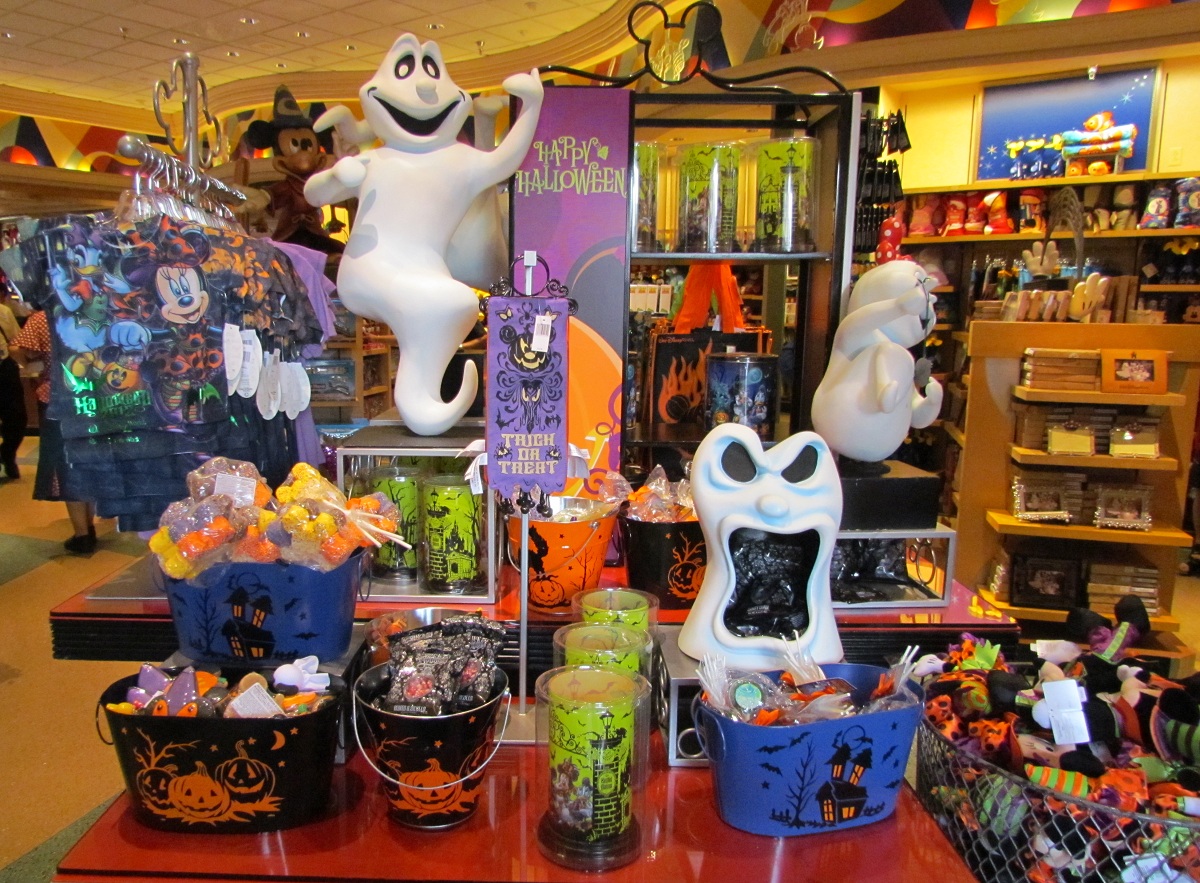 03-wdw-halloween-merch-display.jpg