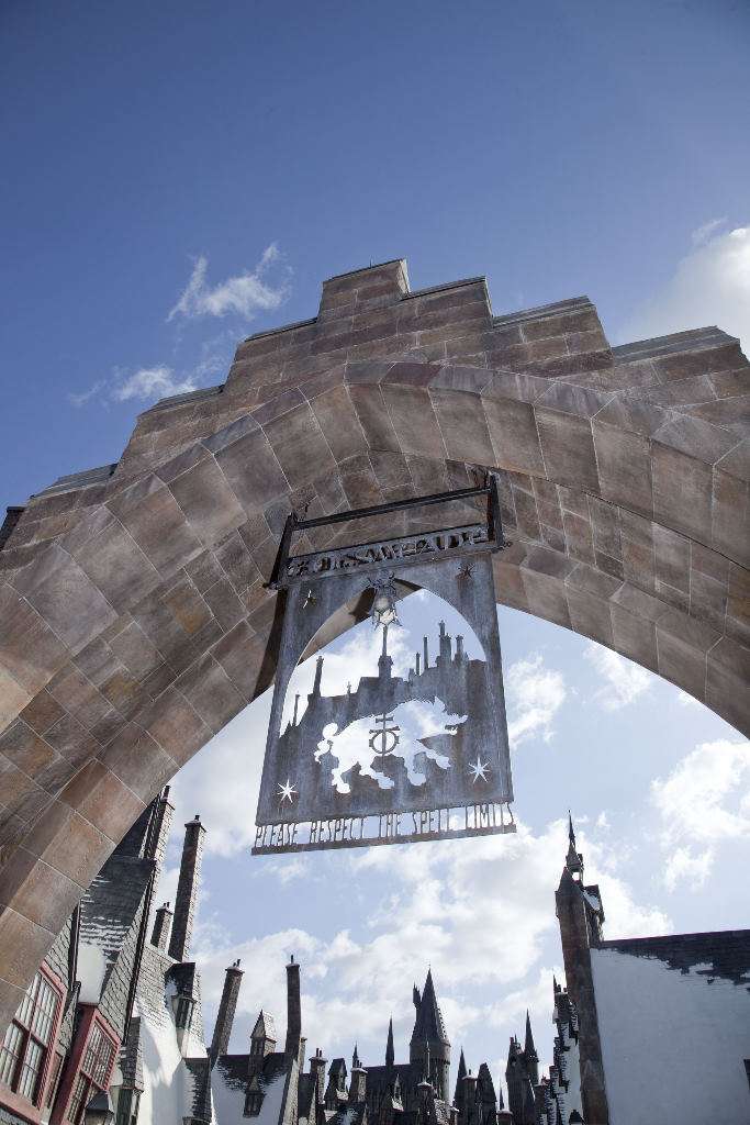 hogsmeadeentry02.jpg