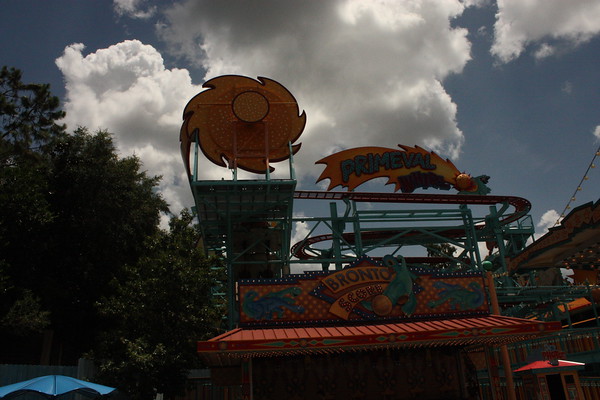 600779663_JbKUR-M.jpg