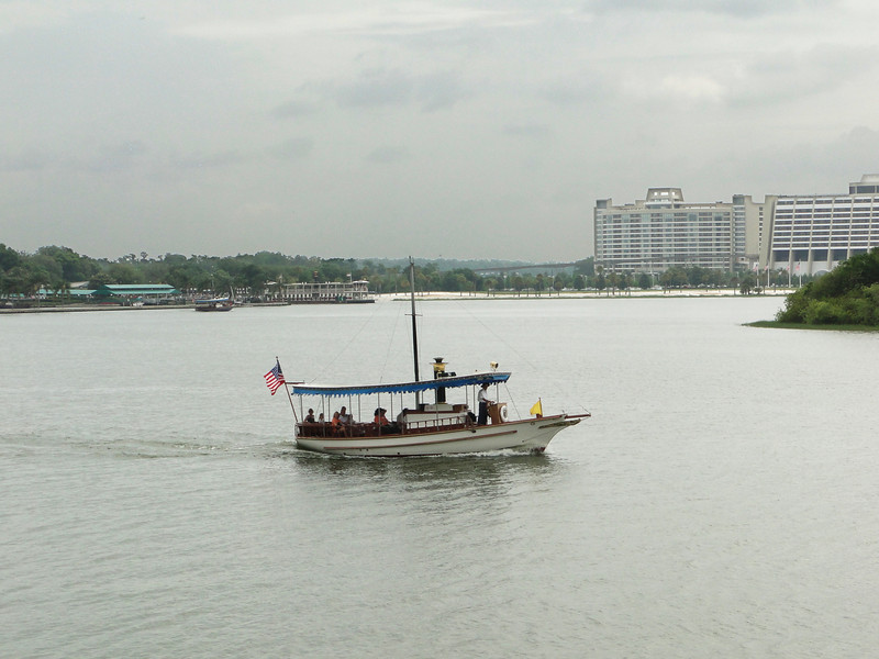 1079865436_MBAmx-L.jpg