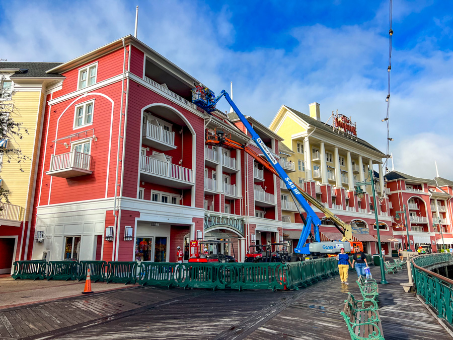 Construction BoardWalk Inn