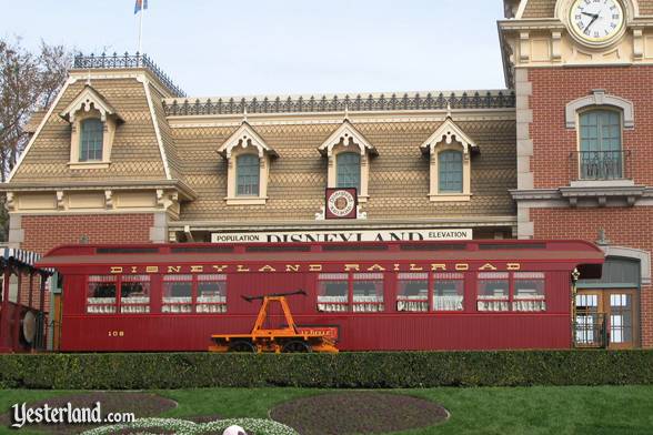 passengertrain_lillybelle2.jpg