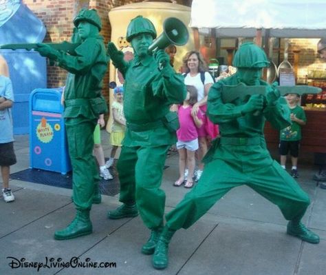 559b08afc063f13e8886ecfa8972d842--disney-toys-disney-land.jpg