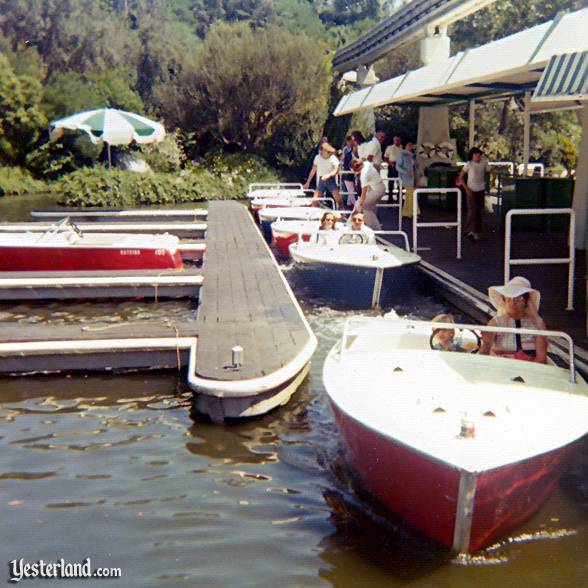 motorboats_loading.jpg