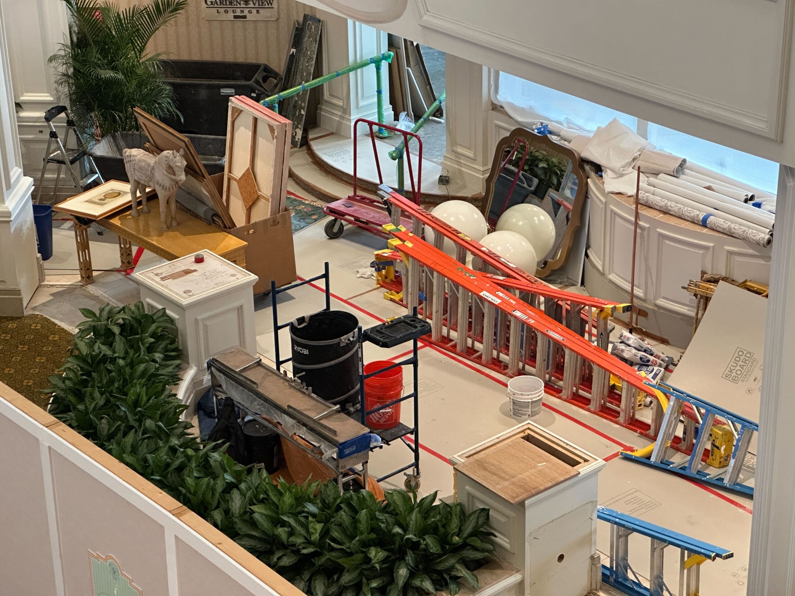 A room with a toy roller coaster