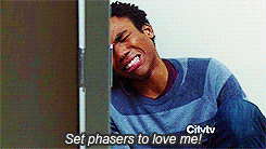 tumblr_lxd1b5gbFv1ql0l7mo10_r1_250.gif