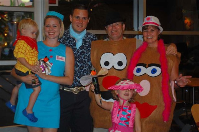 TS3_Family_2010.sized.jpg