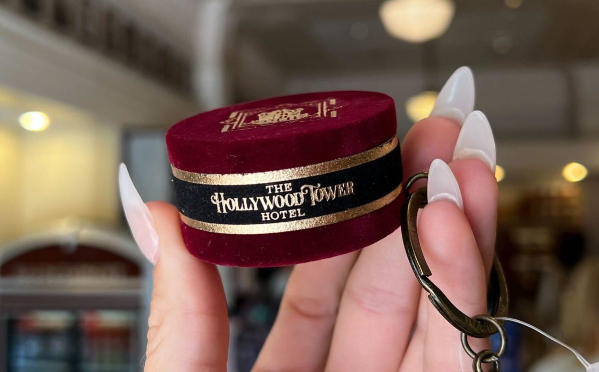 towerofterrorkeychainbellhop2