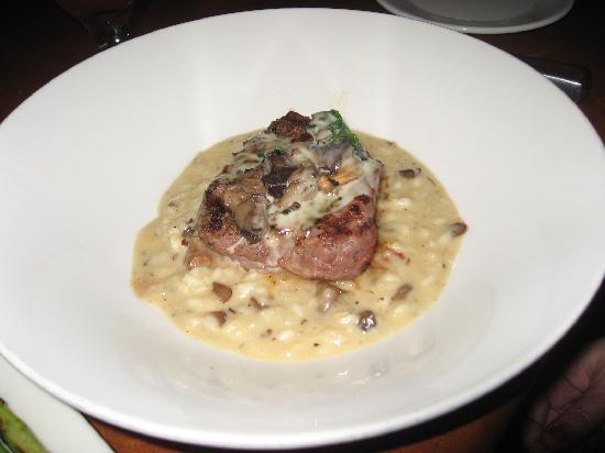 le-cellier-mushroom-filet.jpg