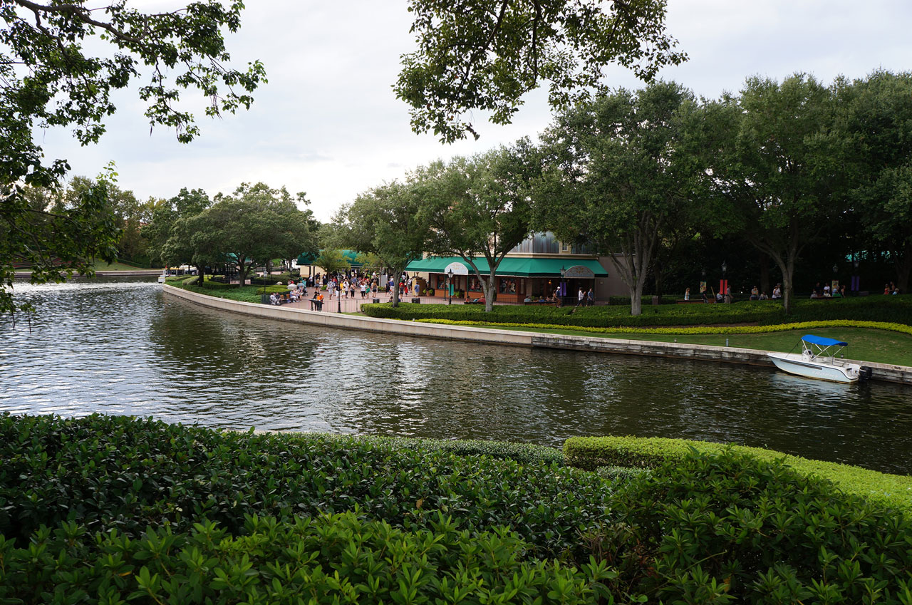 Epcot-102-International-Gateway.jpg