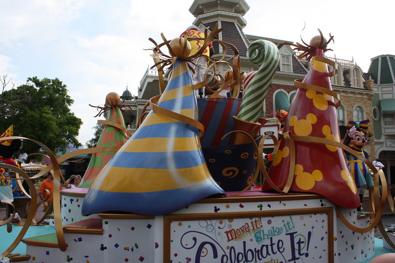 1210617884_UGXWt-L.jpg