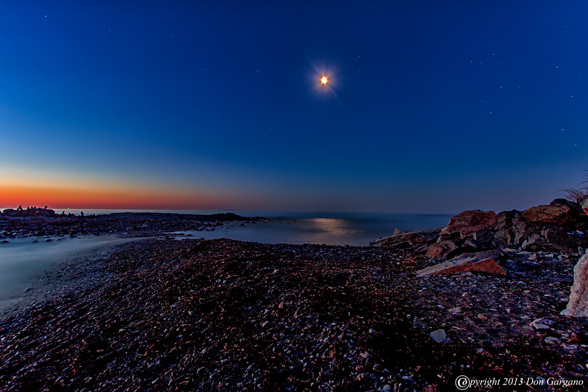 Moon%20Shine-05-02-01cr%20-X2.jpg